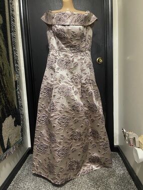 Alex Evenings Off The Shoulder Gown (16) Prom/Mother of Bride/Groom/Gala